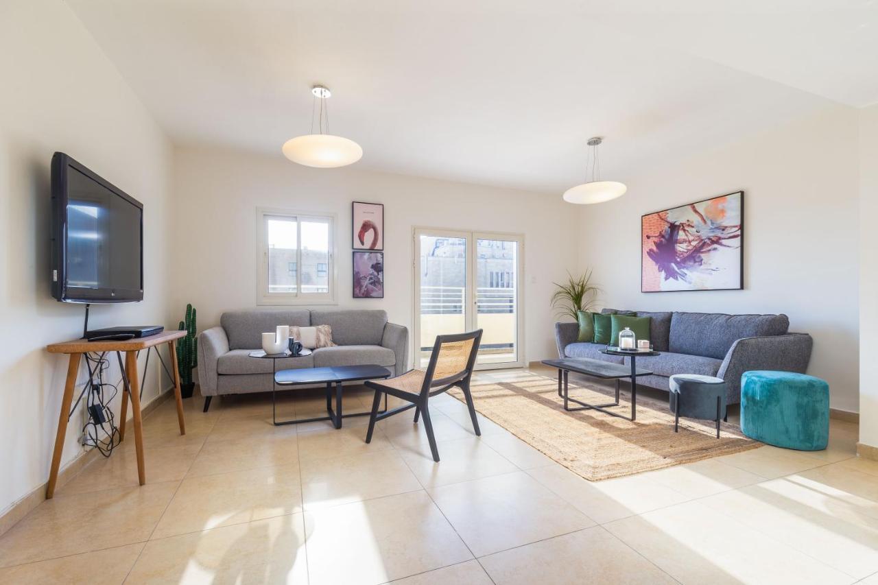Appartement In Rehavia *